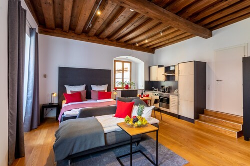 BARONHAUS Aparthotel & Suites