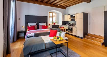 BARONHAUS Aparthotel & Suites