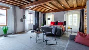 1 bedroom, hypo-allergenic bedding, minibar, individually decorated