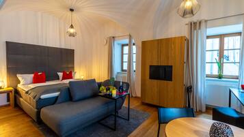 1 Schlafzimmer, Allergikerbettwaren, Minibar, individuell dekoriert