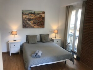 2 bedrooms, soundproofing, iron/ironing board, WiFi