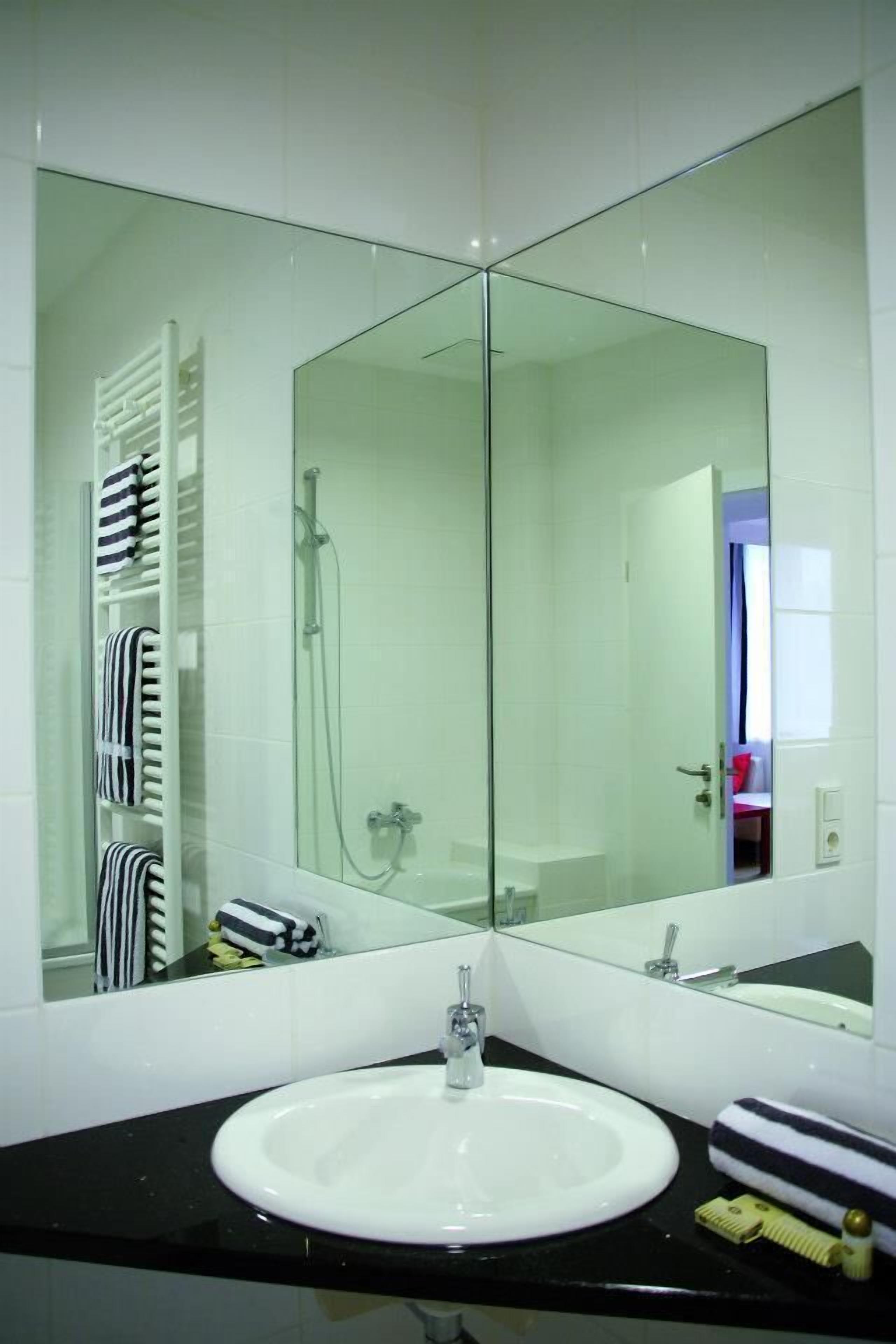 Suite junior | Lavabo del cuarto de baño