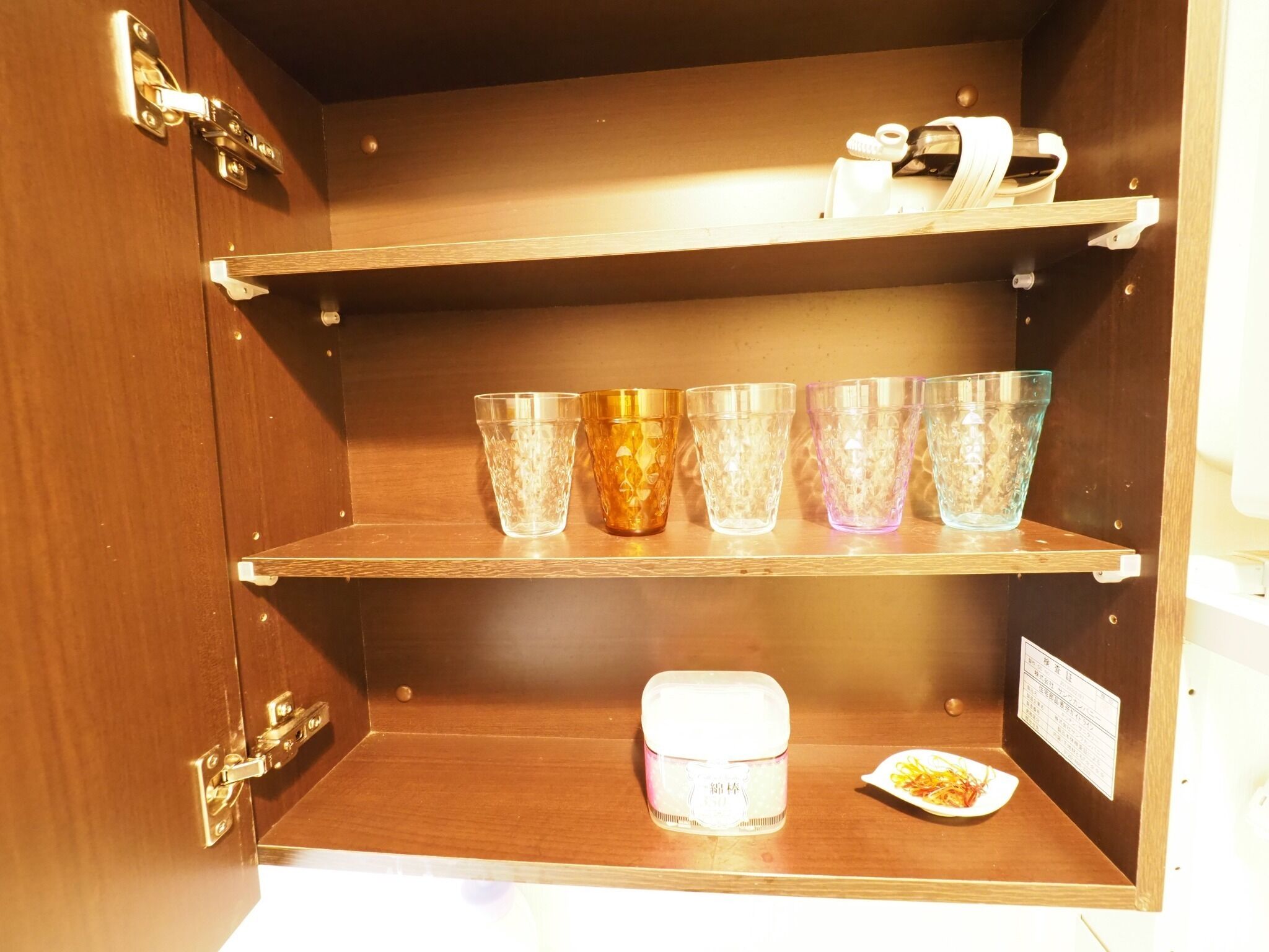 Fridge, microwave, stovetop, cookware/dishes/utensils