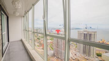 Apartment, 1 Schlafzimmer | Blick vom Balkon