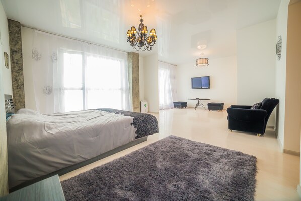 Apartment, 1 Bedroom | 1 bedroom, iron/ironing board, free WiFi, bed sheets