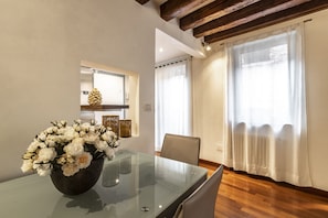 In-room dining - Doge's Palace Suite R&R (Venice)