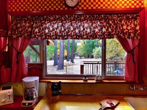 Interior - Tuckett Inn: Charming Style Cottage Sleeps Up 4 Guests! NEW LISTING (Idyllwild)