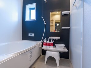 Hårføner og håndklær