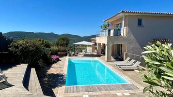 Piscine extérieure, piscine chauffée