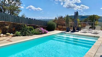Piscine extérieure, piscine chauffée