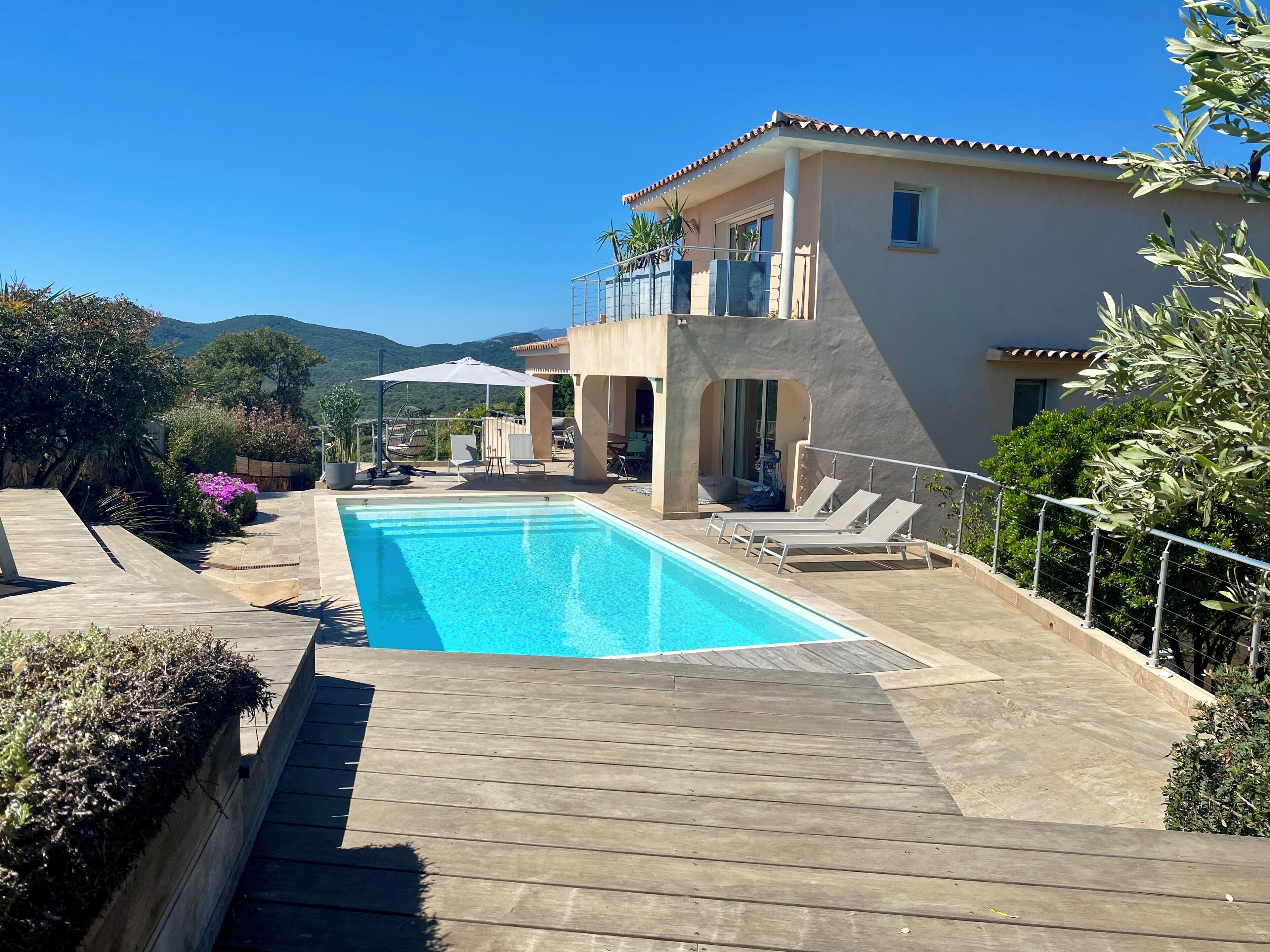 Piscine extérieure, piscine chauffée