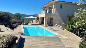 Piscine extérieure, piscine chauffée