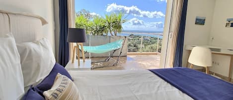 5 bedrooms, in-room safe, desk, iron/ironing board