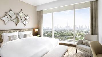 Apartment, 3 Bedrooms, 2 King and 1 Twin Bedrooms, Living Room | Premium bedding, minibar, in-room safe, desk