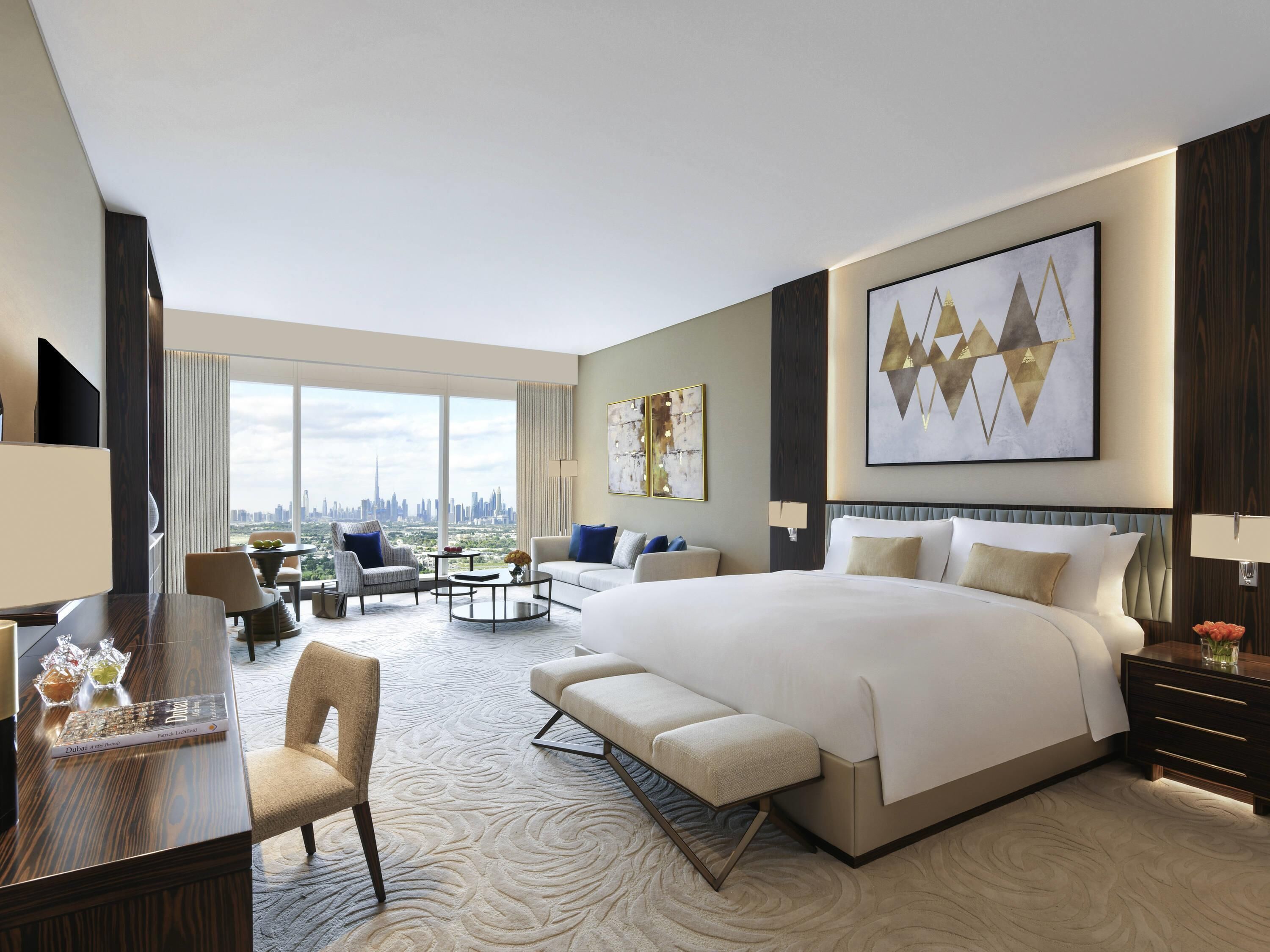 奢華客房, 1 張特大雙人床 (Club Lounge Access) | 高級寢具、舒適加層、迷你吧、客房內保險箱