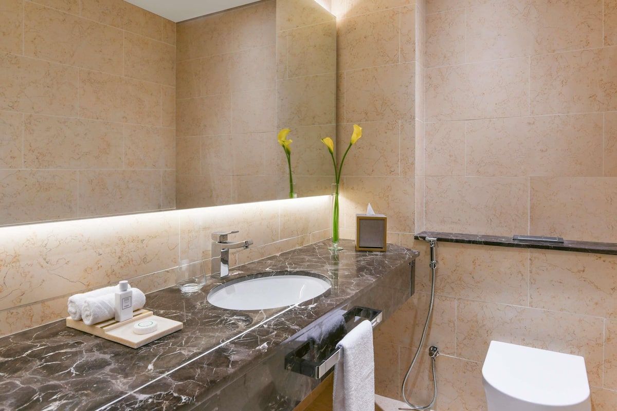 Ropa de cama de alta calidad y minibar