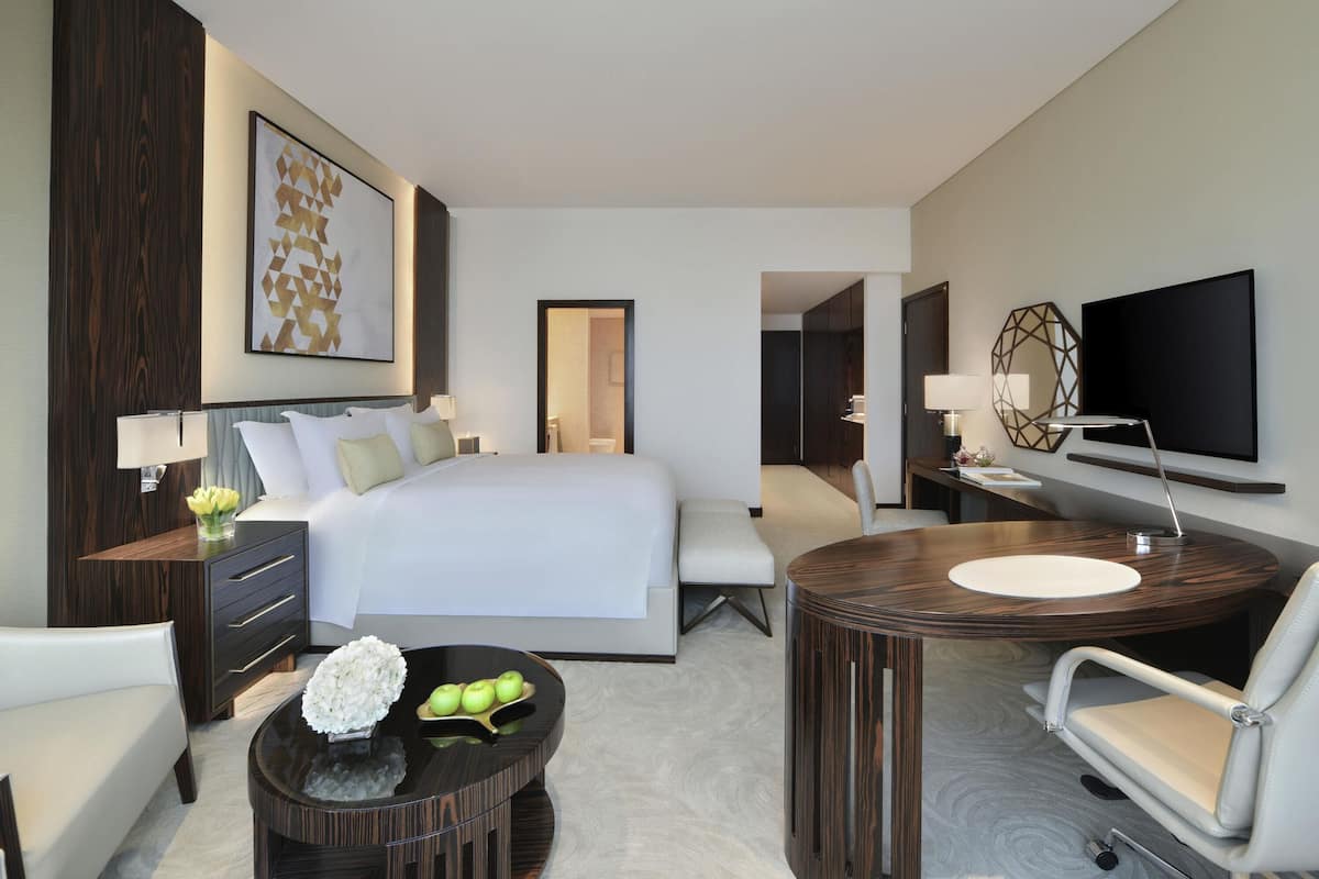 Premium bedding, minibar, in-room safe, desk