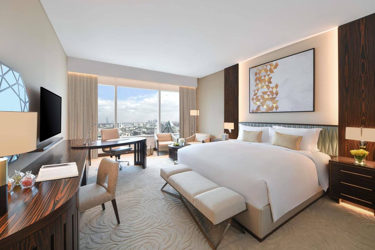 Ropa de cama de alta calidad, camas con pillow-top y minibar 