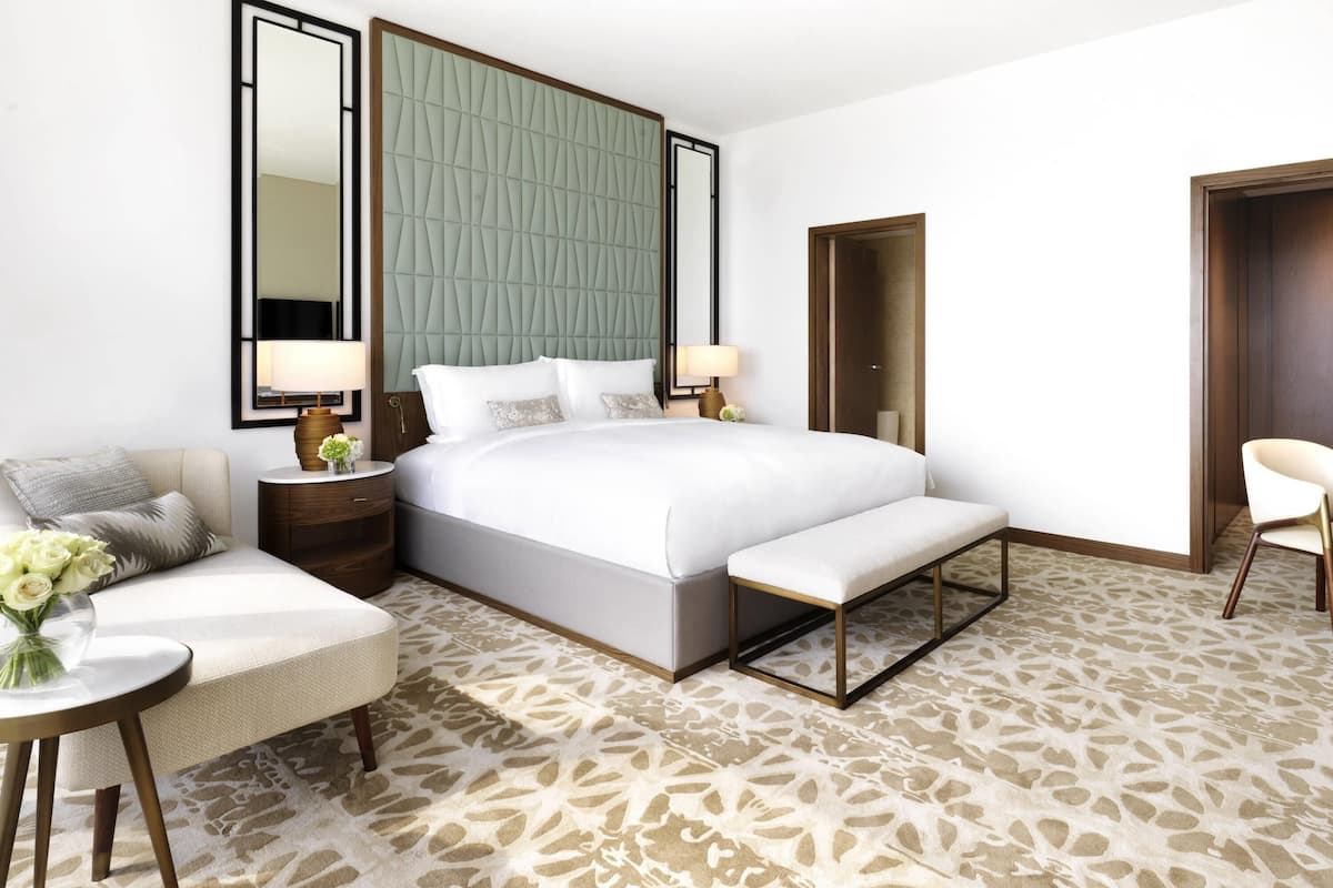 Apartment, 3 Bedrooms, 2 King and 1 Twin Bedrooms, Living Room
