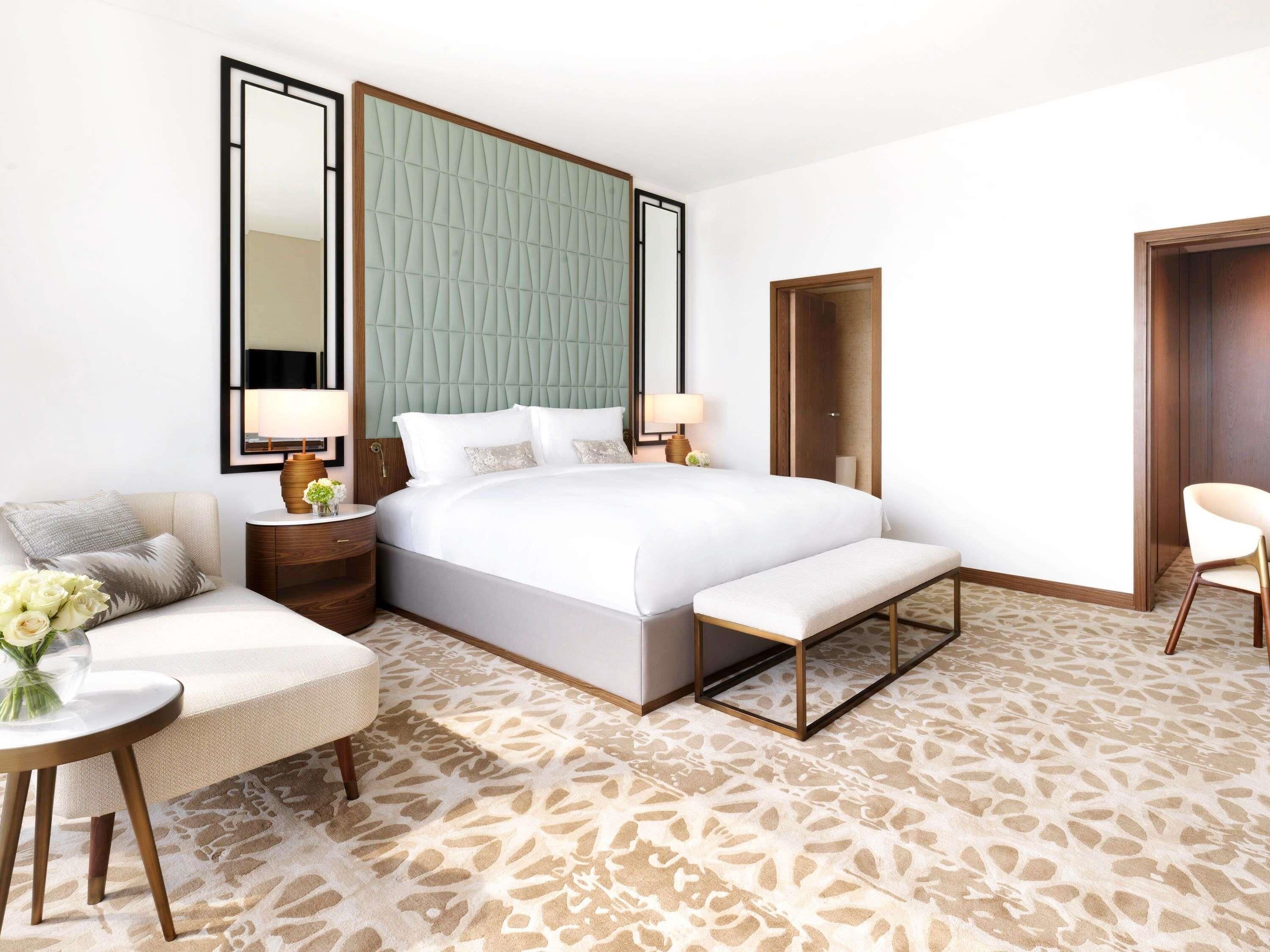 Apartment, 3 Bedrooms, 2 King and 1 Twin Bedrooms, Living Room | Premium bedding, pillowtop beds, minibar, in-room safe
