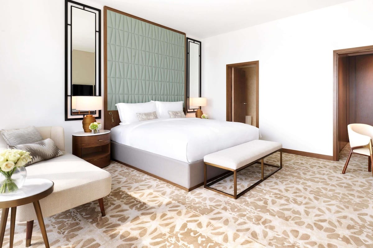 Apartment, 3 Bedrooms, 2 King and 1 Twin Bedrooms, Living Room | Premium bedding, pillowtop beds, minibar, in-room safe