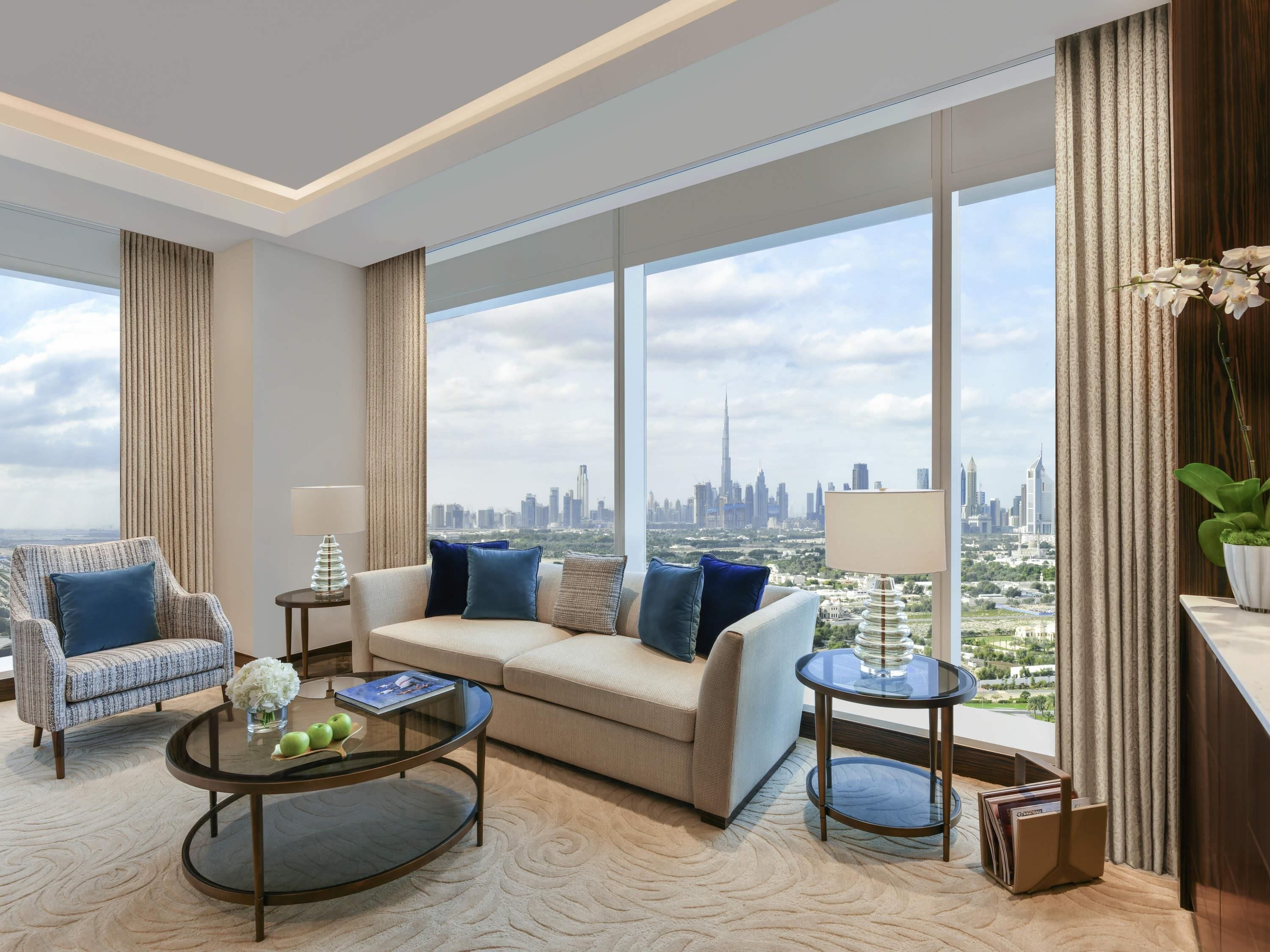 Panoramic King Suite with Club Millésime Access | Ropa de cama de alta calidad y minibar 