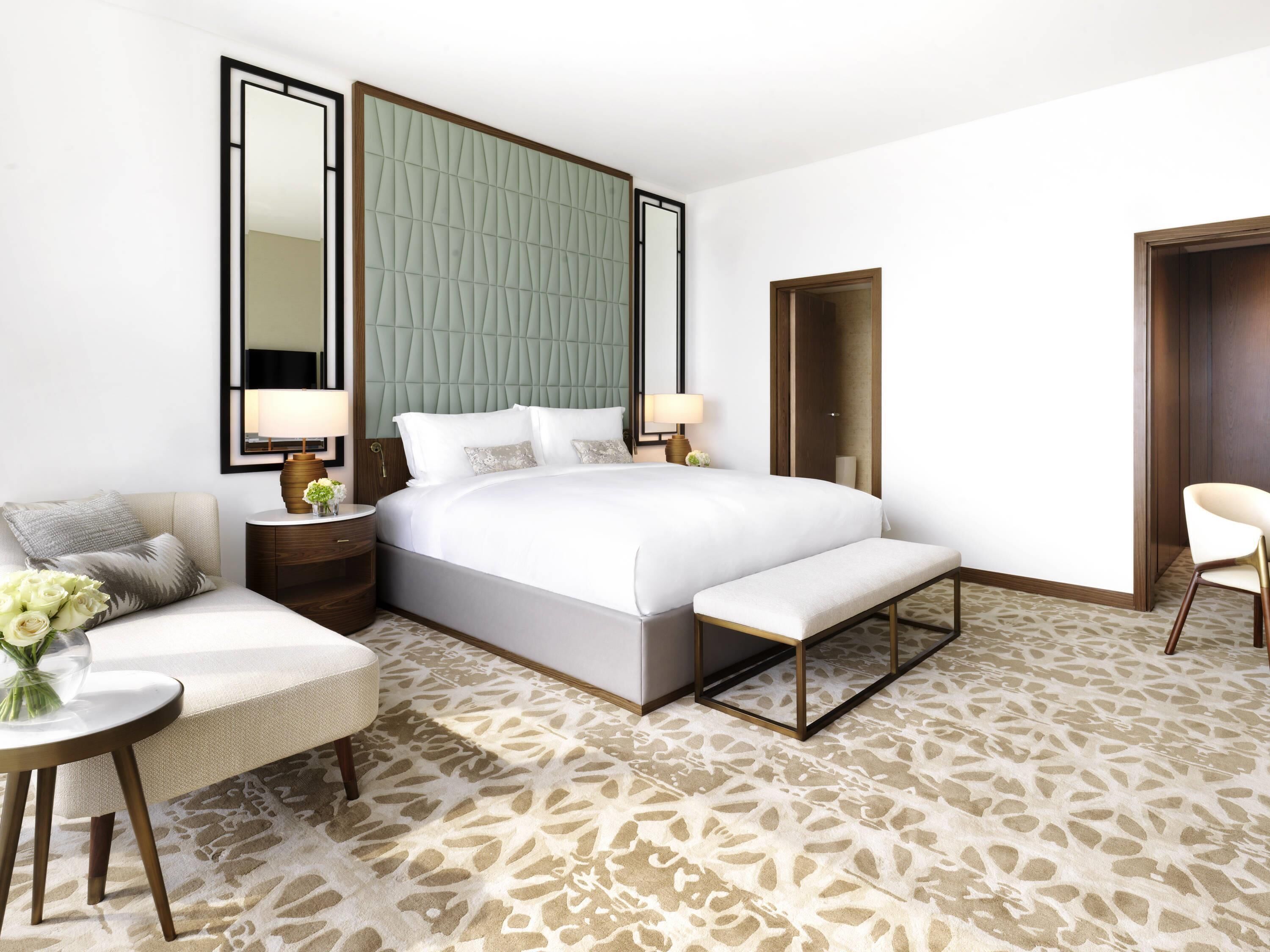 Apartment, 3 Bedrooms, 2 King and 1 Twin Bedrooms, Living Room | Premium bedding, minibar, in-room safe, desk