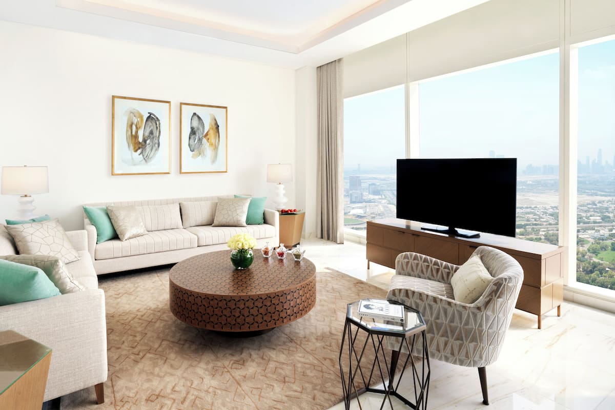Opera Two Bedroom Suite with Club Millésime Access | 1 soveværelse, premium-sengetøj, minibar, pengeskab på værelset