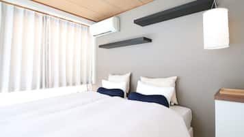 4 bedrooms, iron/ironing board, free WiFi, bed sheets