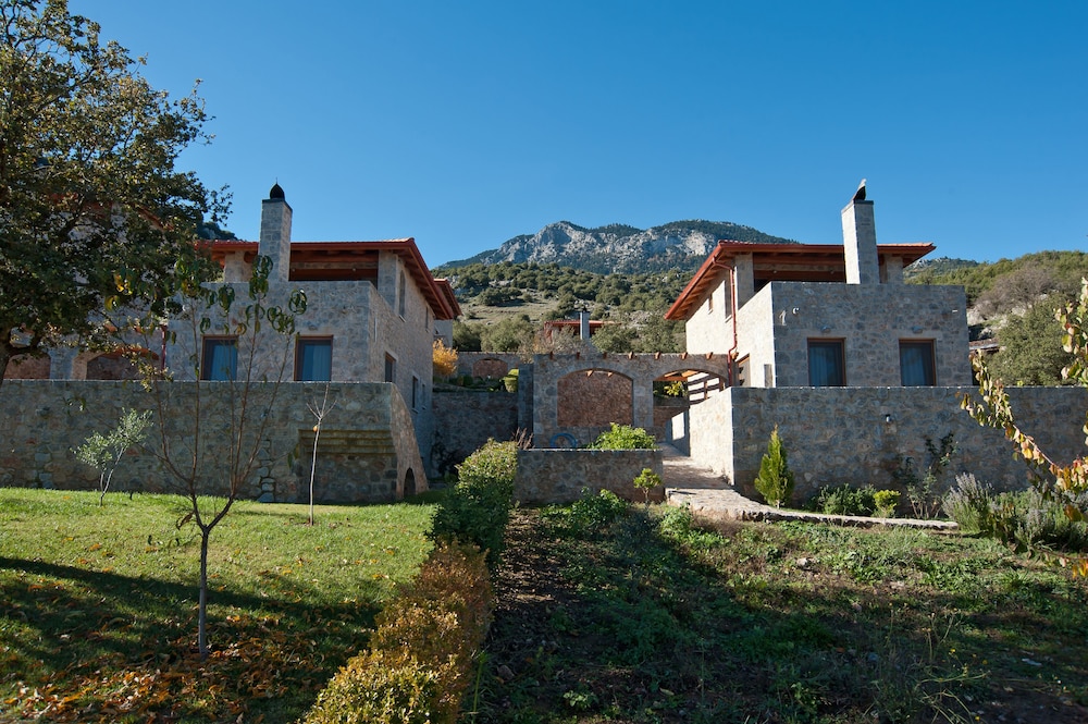 Lilea Chalet - Greece