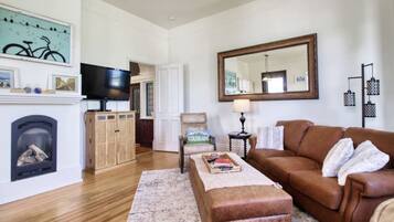 TV, fireplace, offices