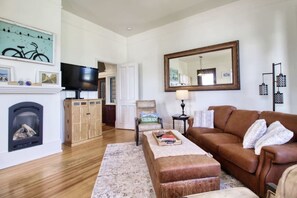 TV, fireplace, offices