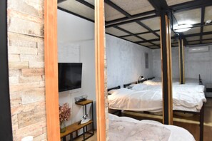 1 bedroom, desk, iron/ironing board, free WiFi