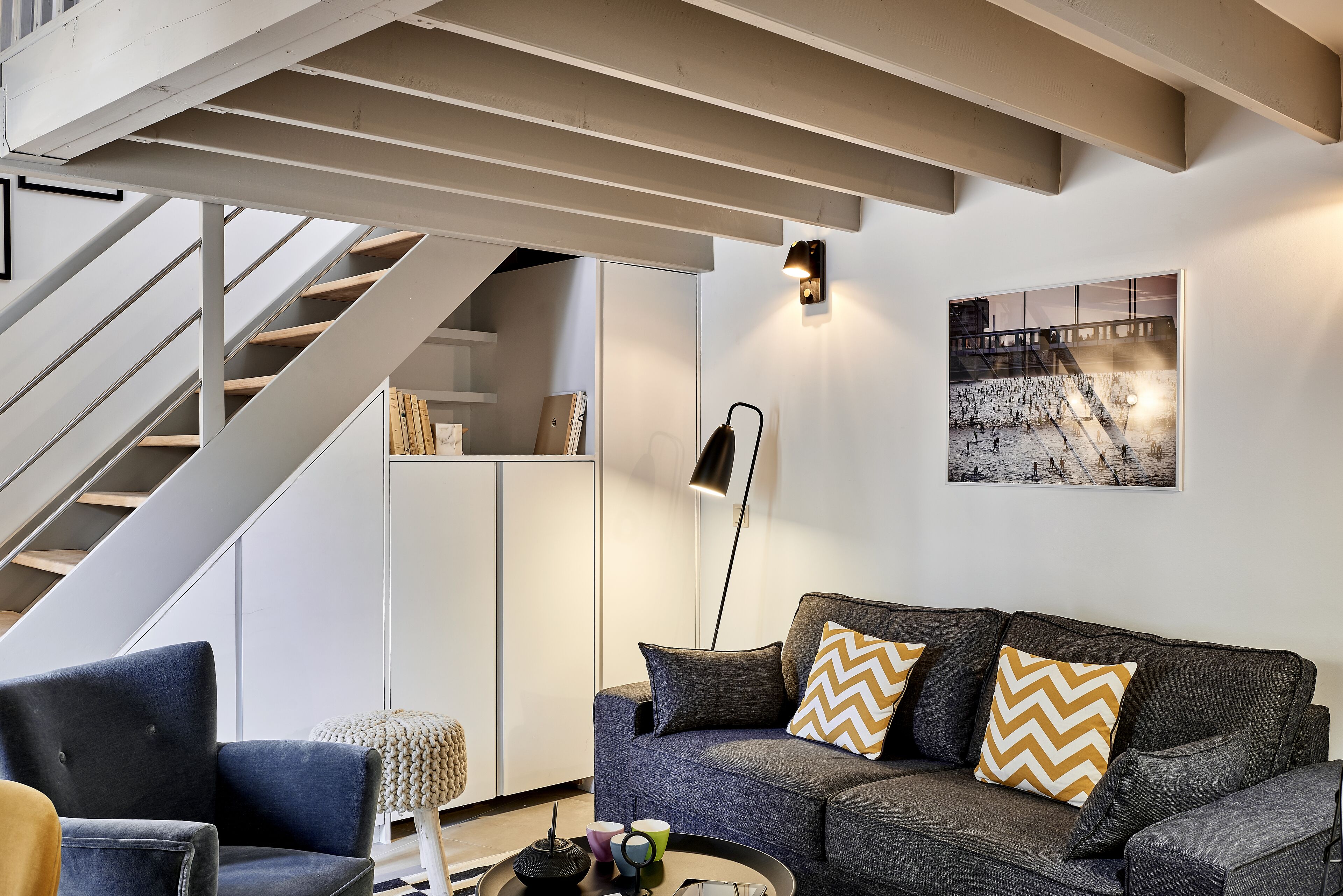 ลอฟท์, 1 ห้องนอน | บริเวณนั่งเล่น | สมาร์ททีวี 49 นิ้ว พร้อมช่องเคเบิล, ทีวี, แท่นต่อ iPod