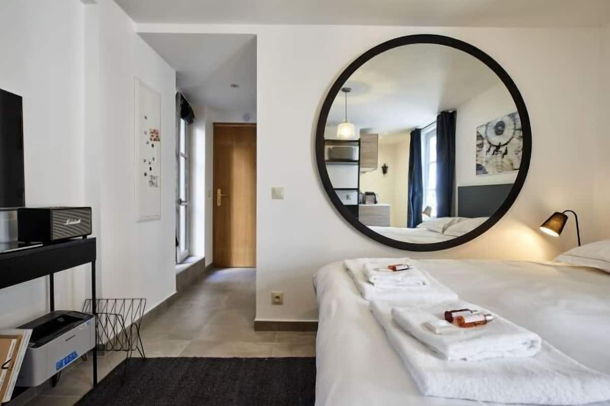 1 dormitorio, ropa de cama de alta calidad, decoración individual