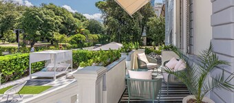 Tirreno Beachfront Apartments