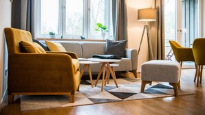 Apartamento, balcón (1) | Sala de estar | Una Smart TV, una chimenea, suelo radiante