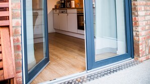 Apartamento, balcón (2) | Zona de estar | Una Smart TV, una chimenea, suelo radiante