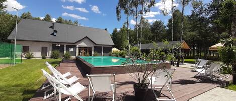 Seasonal outdoor pool