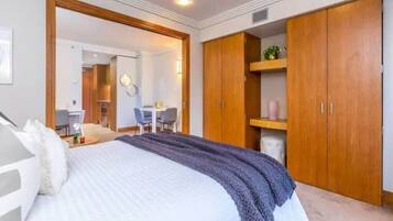 1 bedroom, desk, iron/ironing board, WiFi
