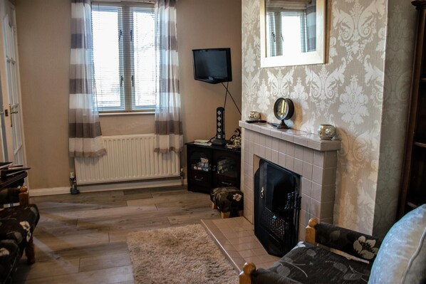 TV - Sion Cottage (Strabane)