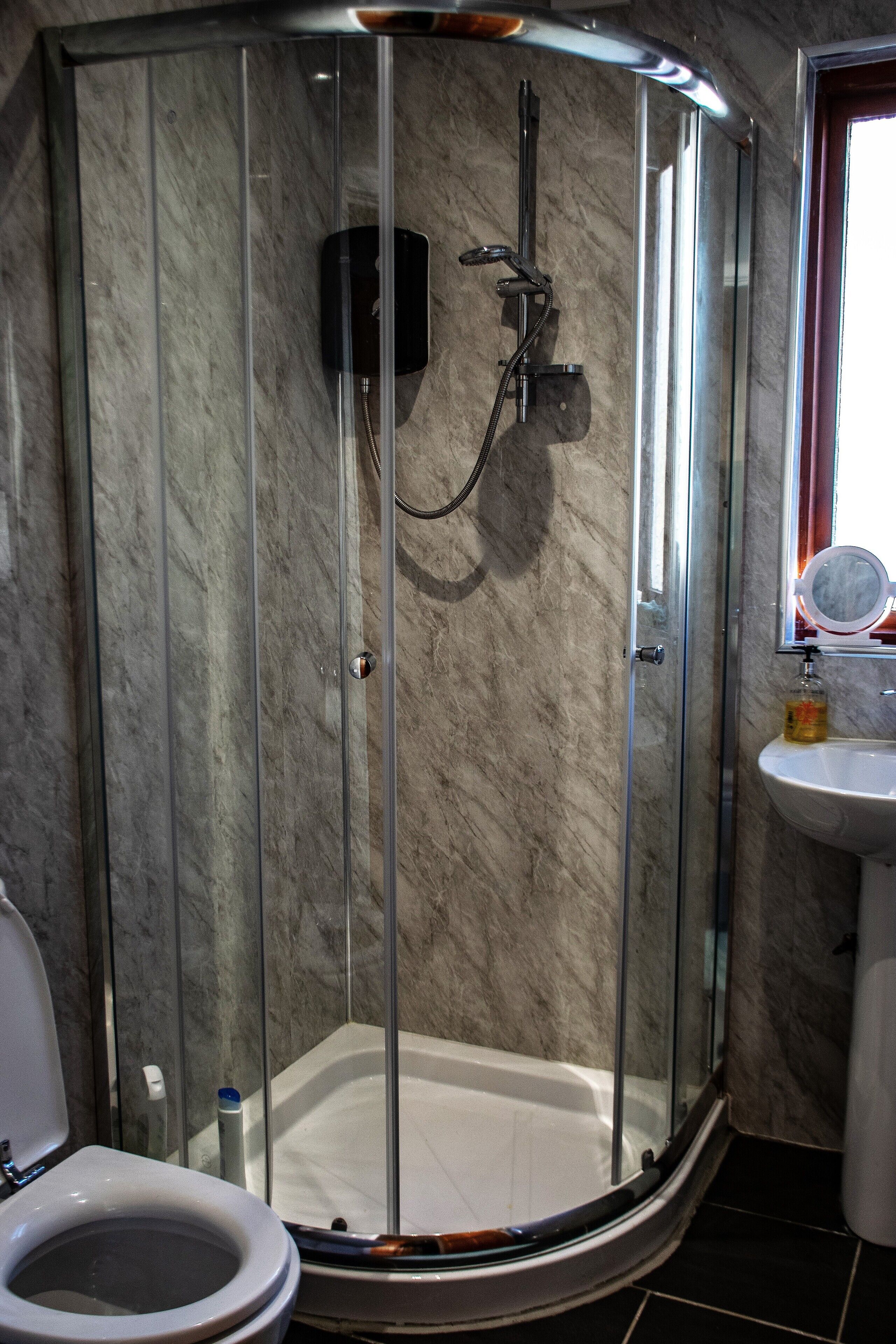 Basic House, 2 Bedrooms | Bathroom | Shower, towels