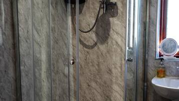 Basic House, 2 Bedrooms | Bathroom | Shower, towels