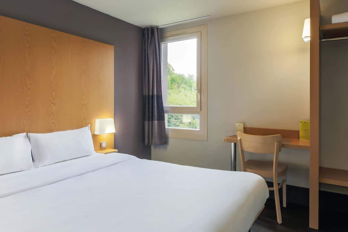 double room | 1 bedroom, desk, soundproofing, free wifi