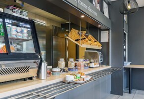 Daily buffet breakfast for a fee