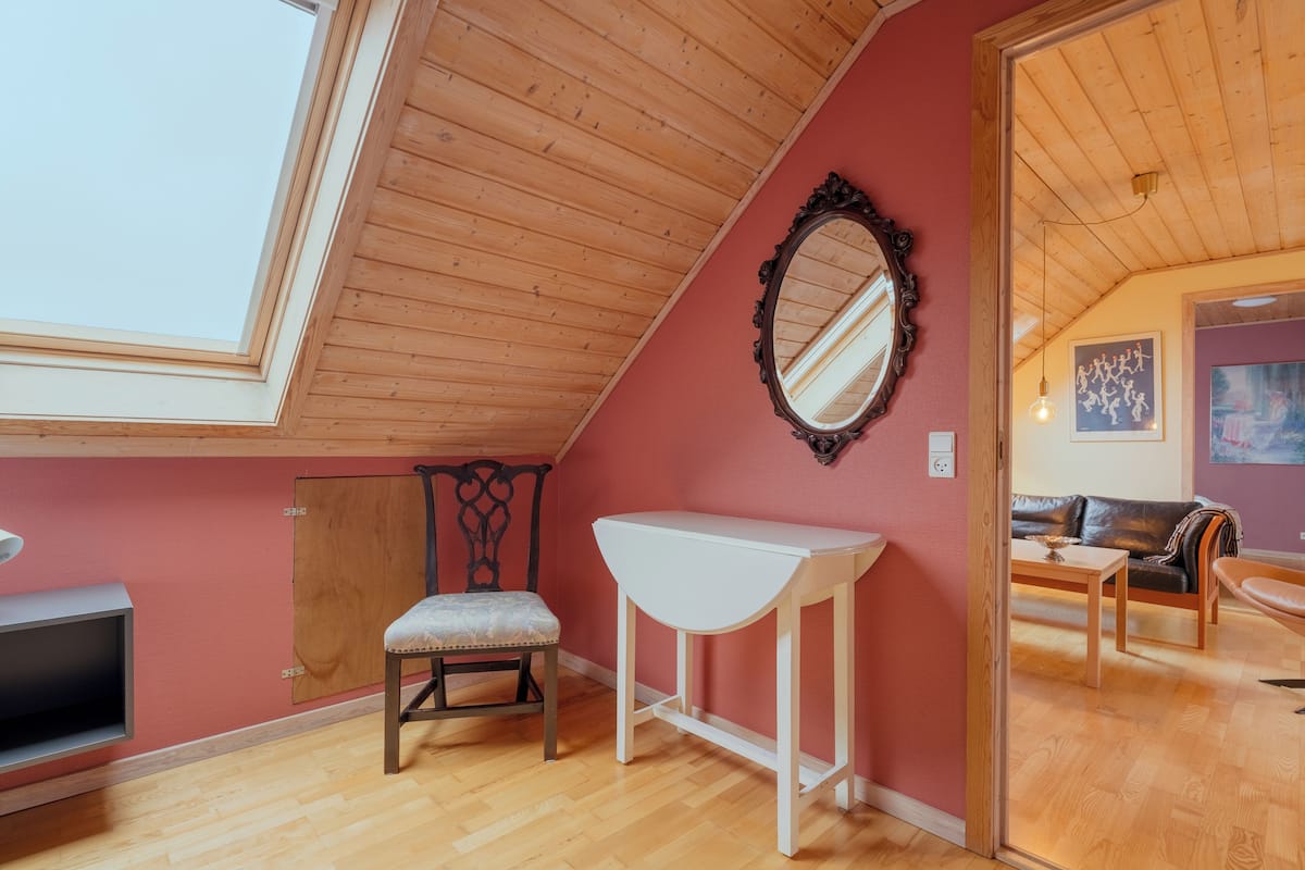 5 bedrooms, individually decorated, individually furnished