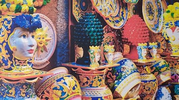 Minibar, free WiFi, bed sheets