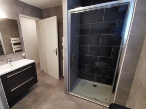 Shower, toilet paper