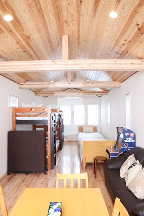 1 habitación, escritorio, wifi gratis y ropa de cama 