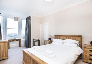 Luxury Apartment | 3 bedrooms, iron/ironing board, free WiFi, bed sheets - Firth View (North Berwick)